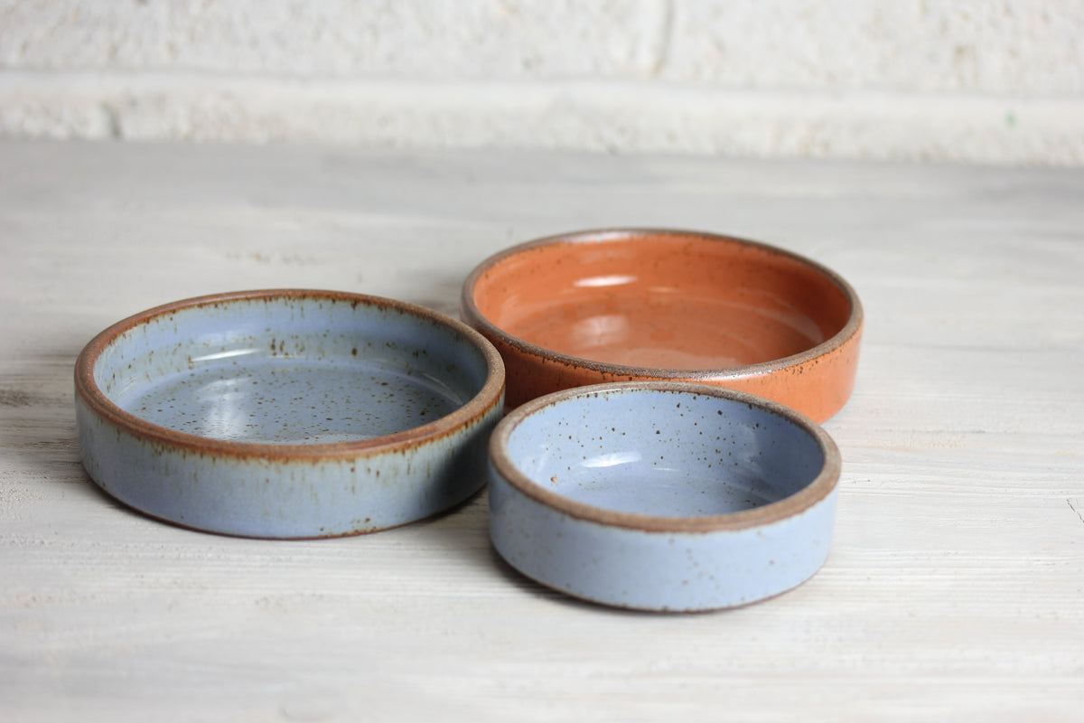 Set Tapas Dishes, 1 x large blue, 1 x large apricot, 1 x small blue. Seconds Sale #44